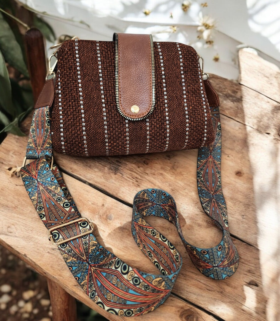 Trendsetting Stylish Sling Bag (Jute pattern)