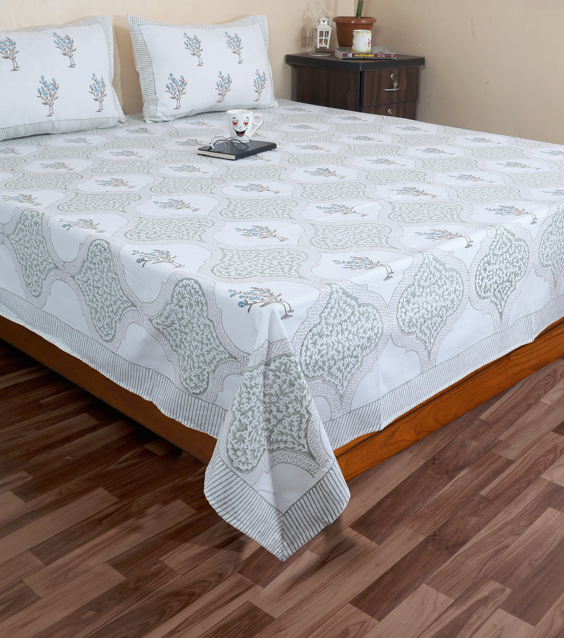 Hand Block Cotton King Size Premium Bedsheet 90x108 inch.