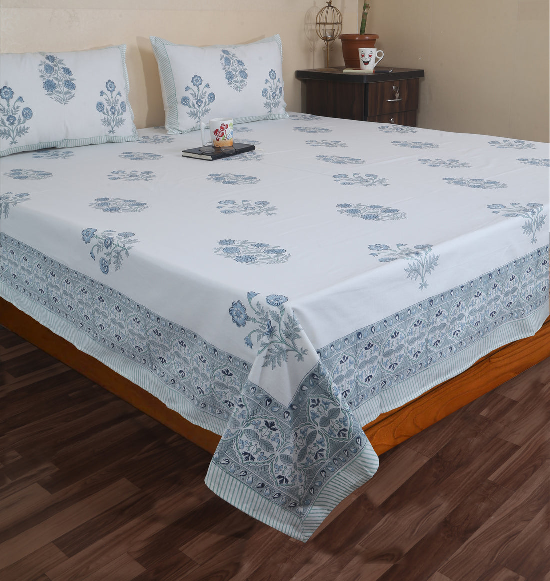 Hand Block Cotton King Size Premium Bedsheet 90x108 inch.