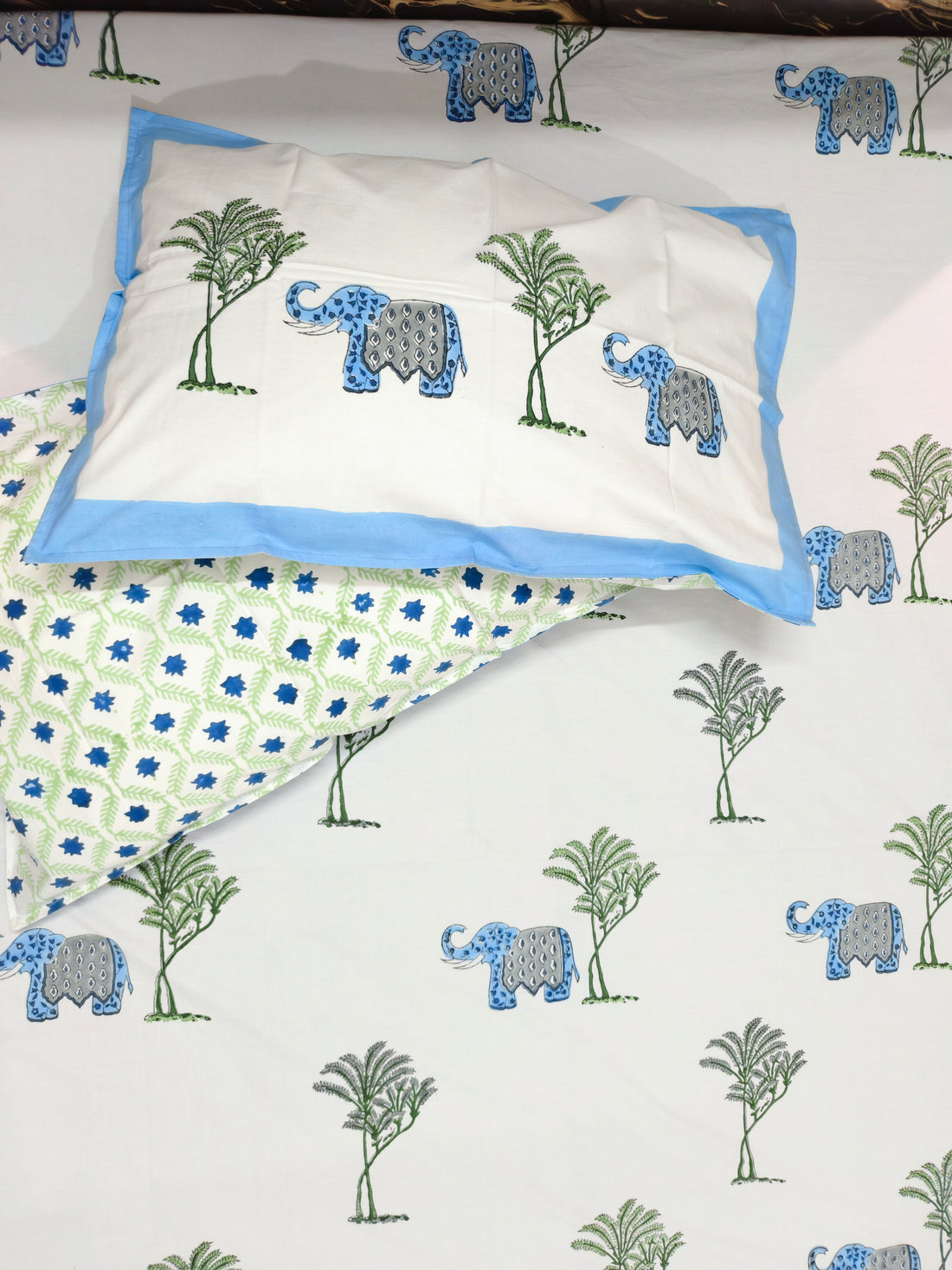 Hand Block Percale Cotton Premium King Size Bedsheet (Blue Elephant)